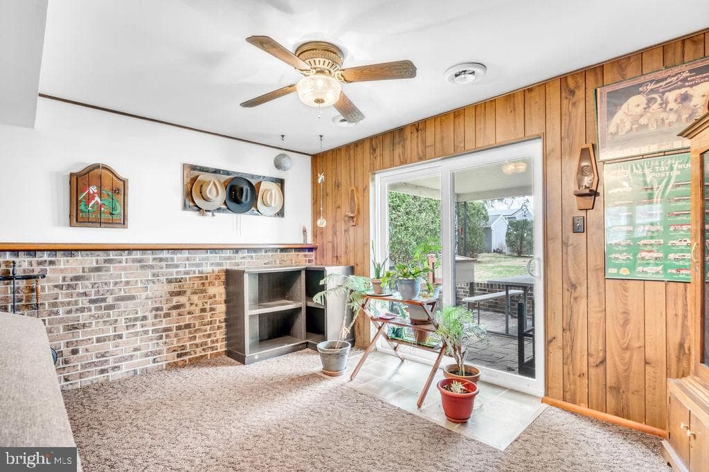 672 W Spring Street photo 15