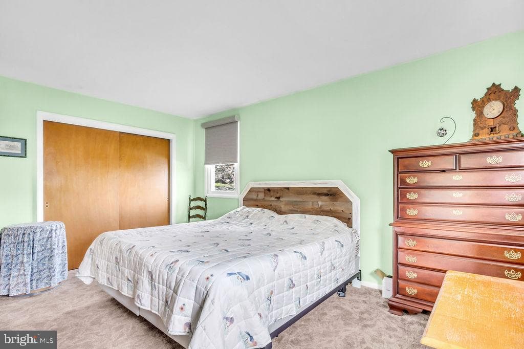 672 W Spring Street photo 19
