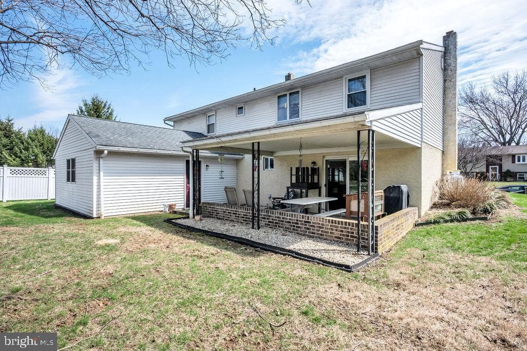 672 W Spring Street photo 29
