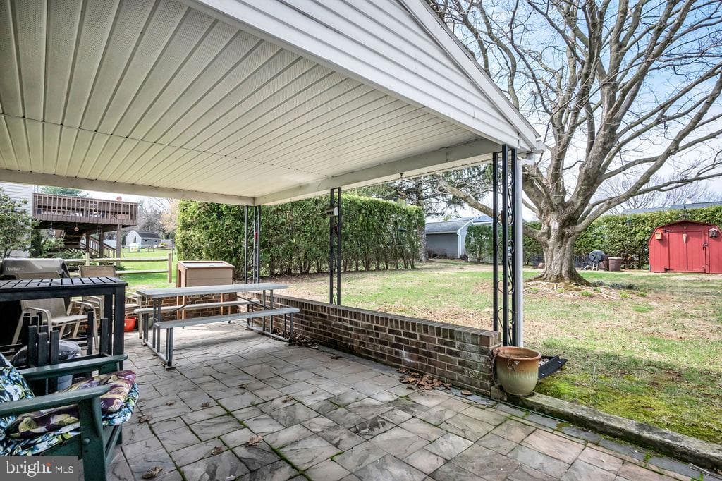 672 W Spring Street photo 30