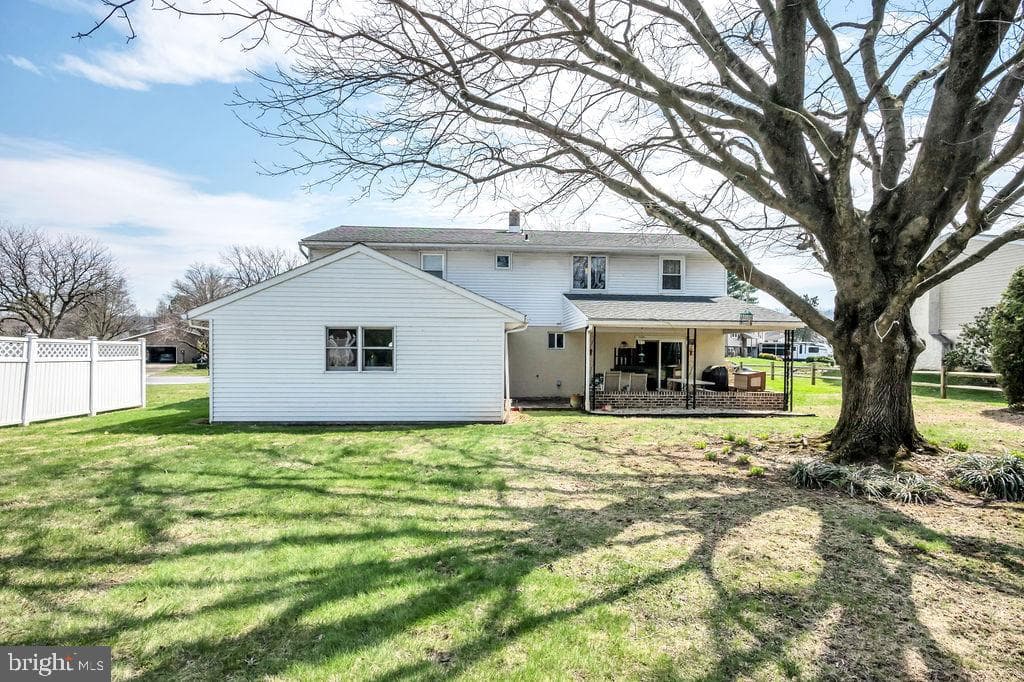 672 W Spring Street photo 31