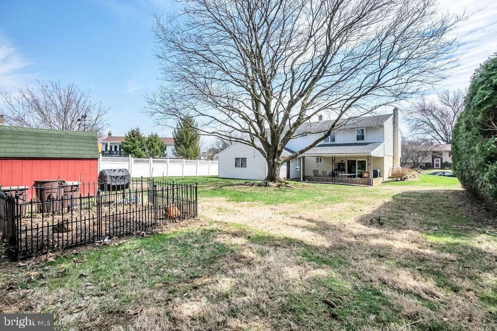 672 W Spring Street photo 35