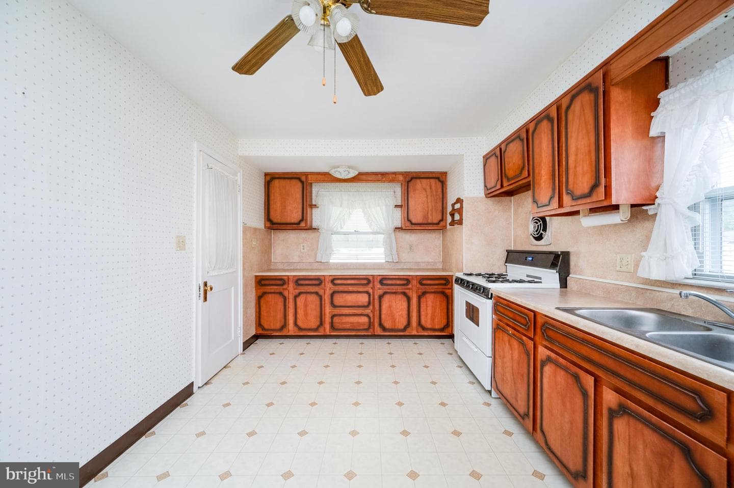 209 Carroll Street photo 18