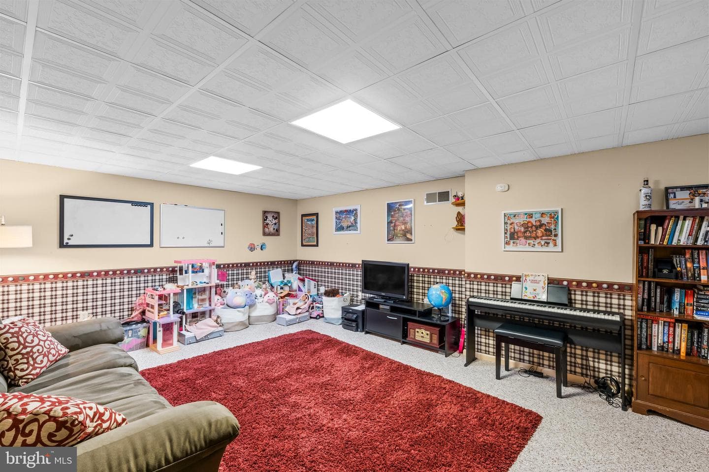700 Ridge Drive photo 32