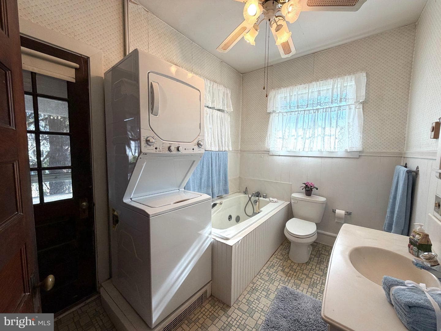 1236 Delaware Avenue photo 31