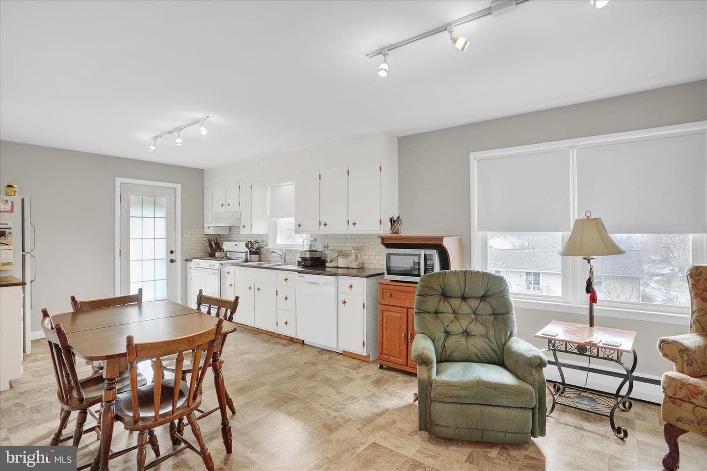227 W Neversink Road photo 17