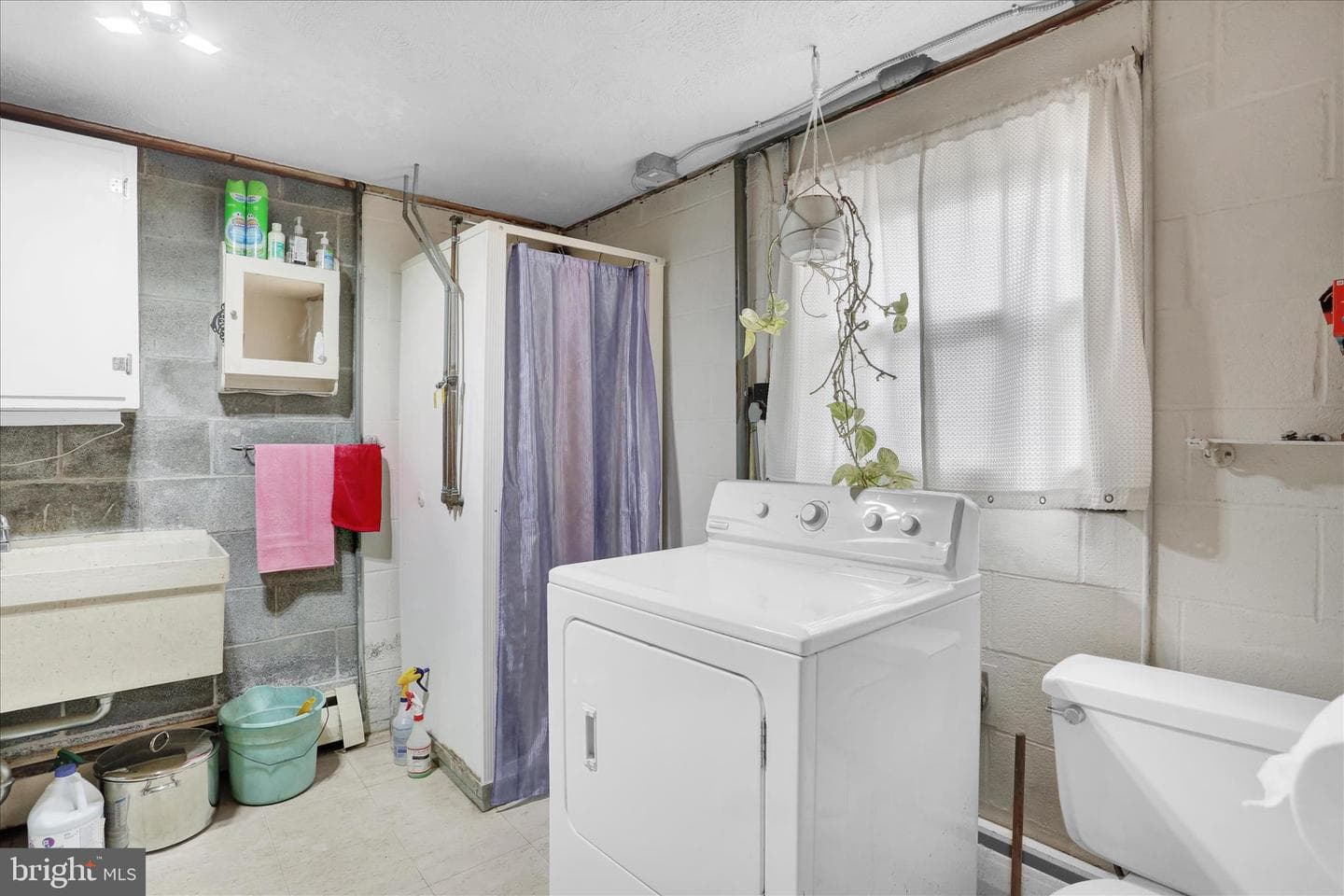 227 W Neversink Road photo 27