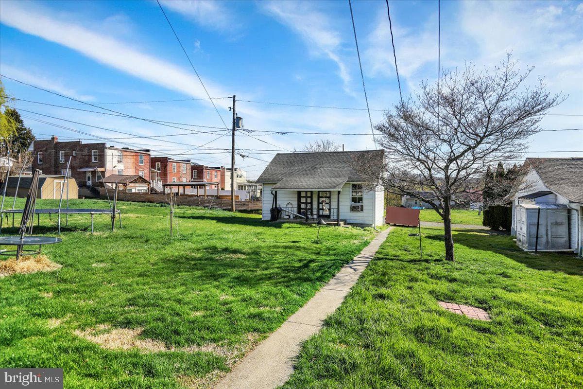8 Pershing Boulevard photo 19