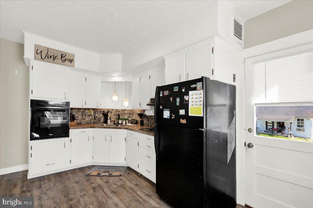 8 Pershing Boulevard photo 8
