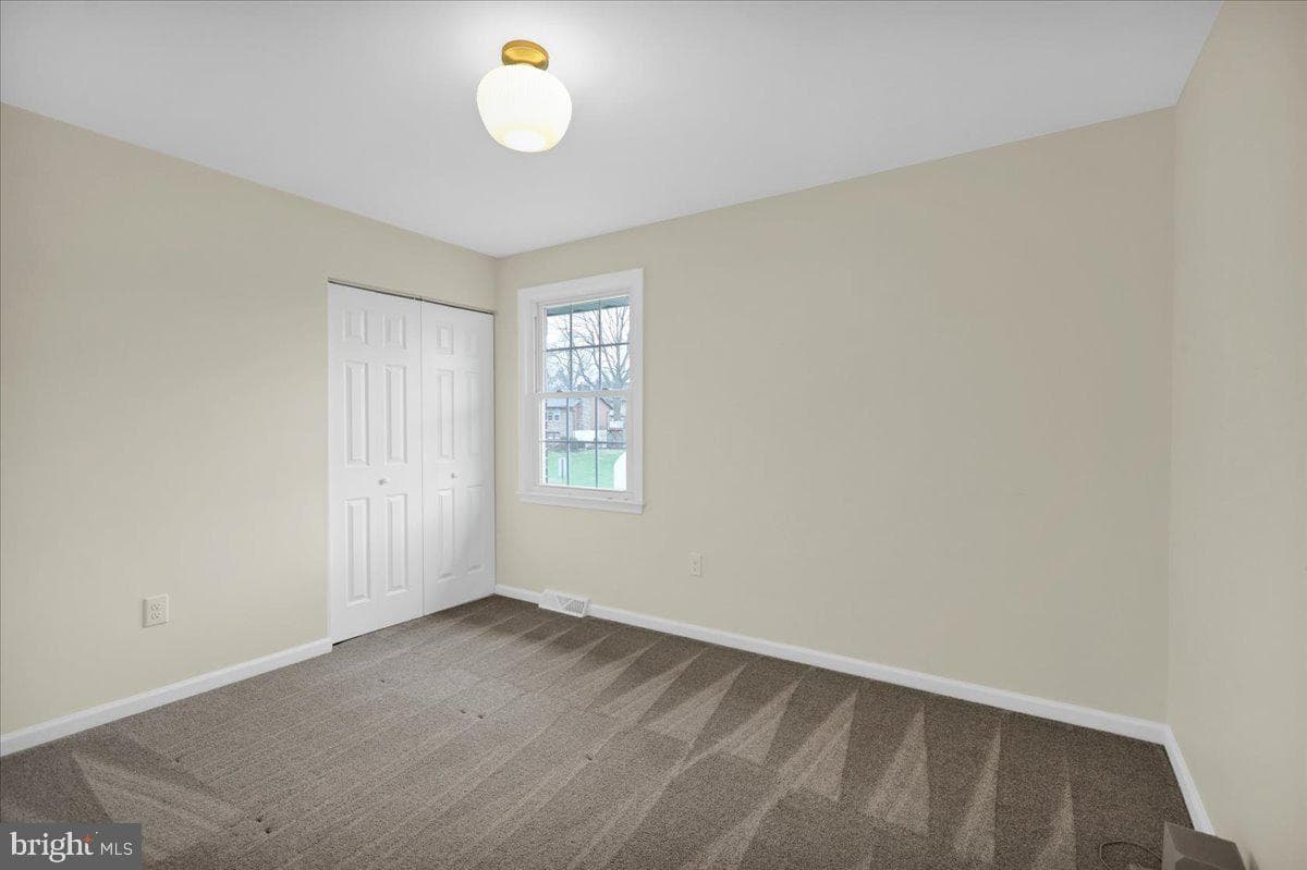2 Courtleigh Place photo 20