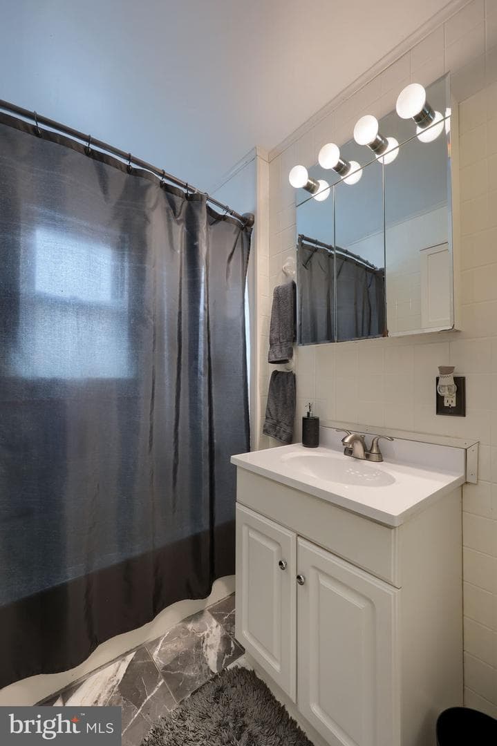 849 Delta Avenue photo 20