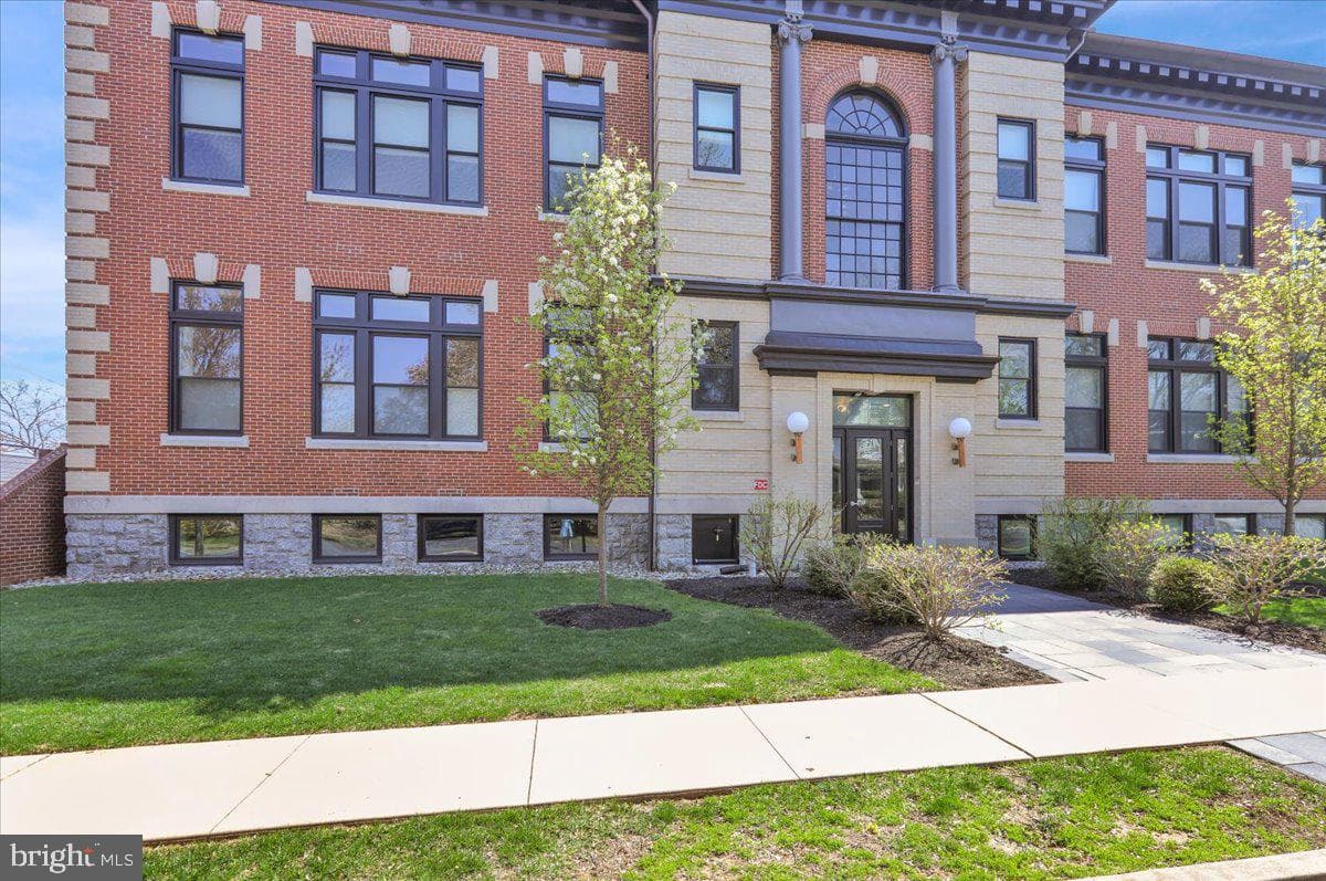 1100 Belmont Avenue #2 West photo 5