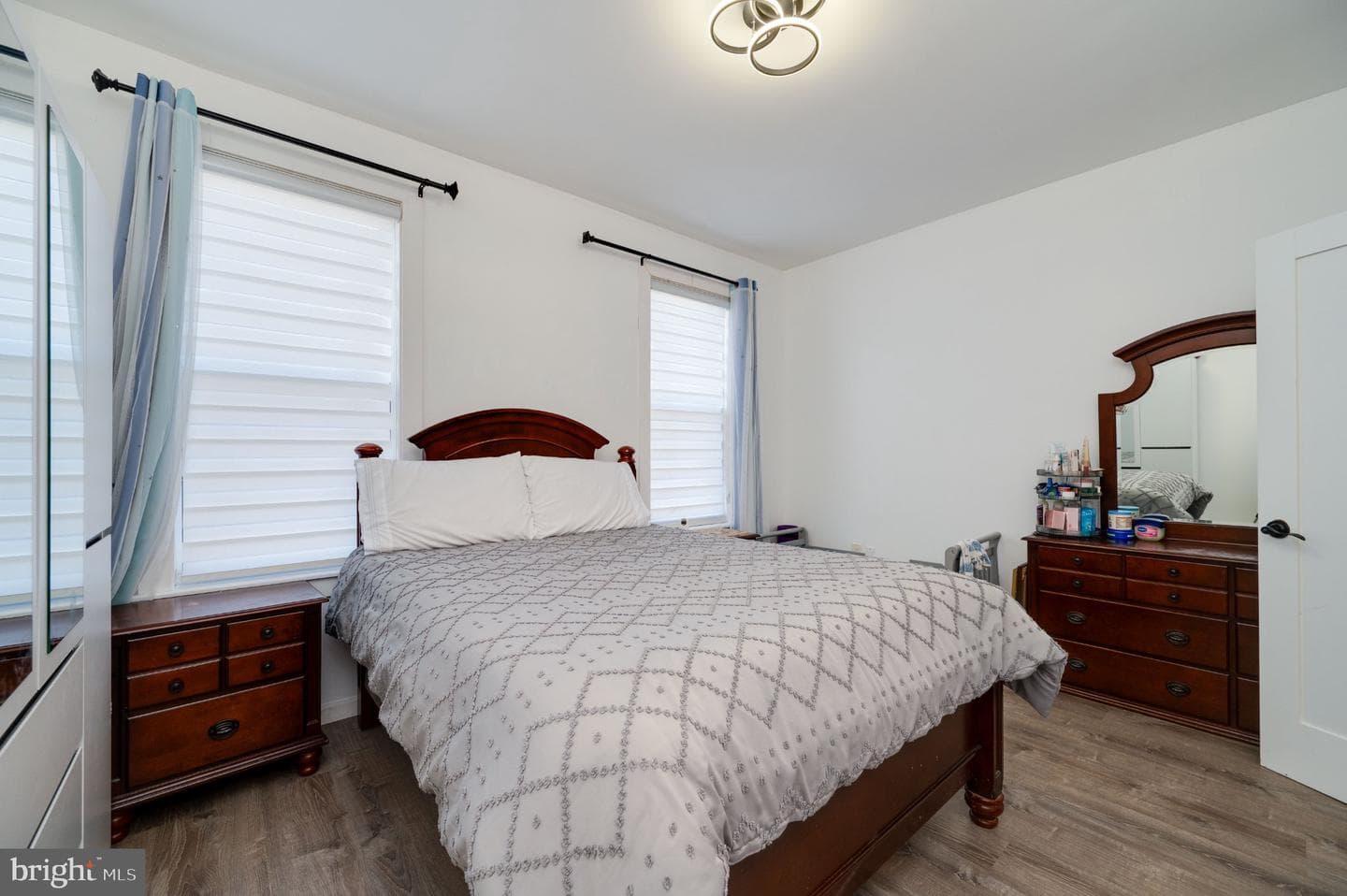 539 Gordon St photo 14