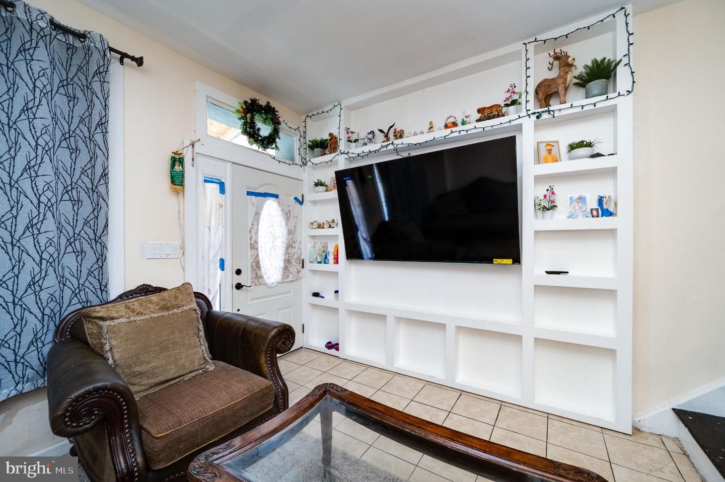 539 Gordon St photo 2