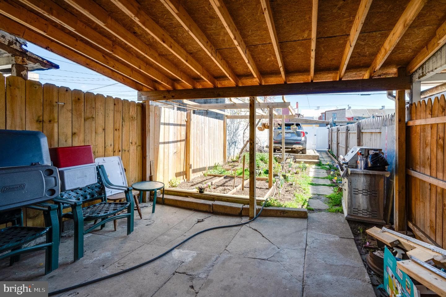 539 Gordon St photo 8