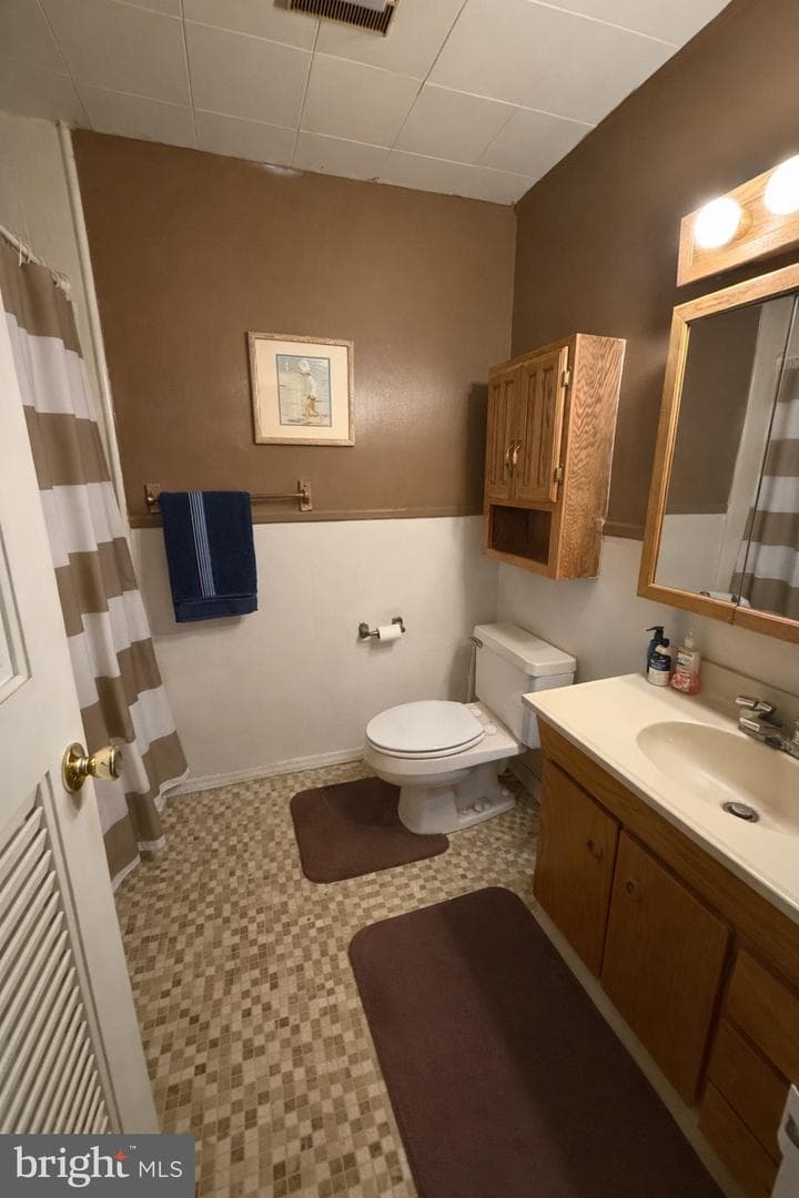 104 Hartline Drive photo 7