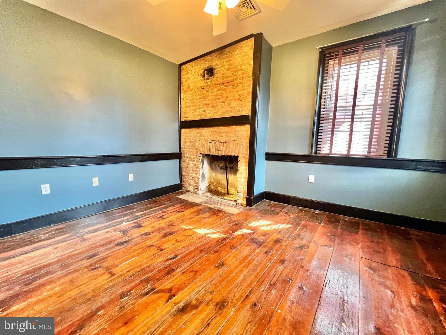 203 W Franklin Street photo 39