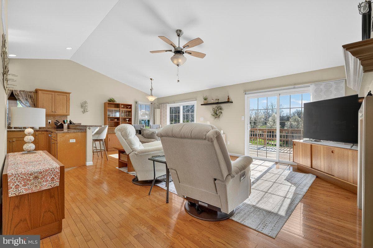 216 Pleasant View Drive photo 11