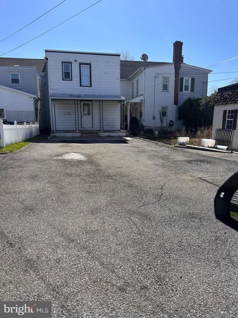 109 S Chestnut Street photo 2