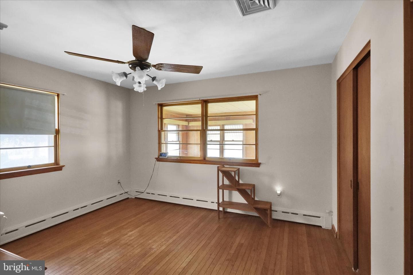 606 Carsonia Avenue photo 13
