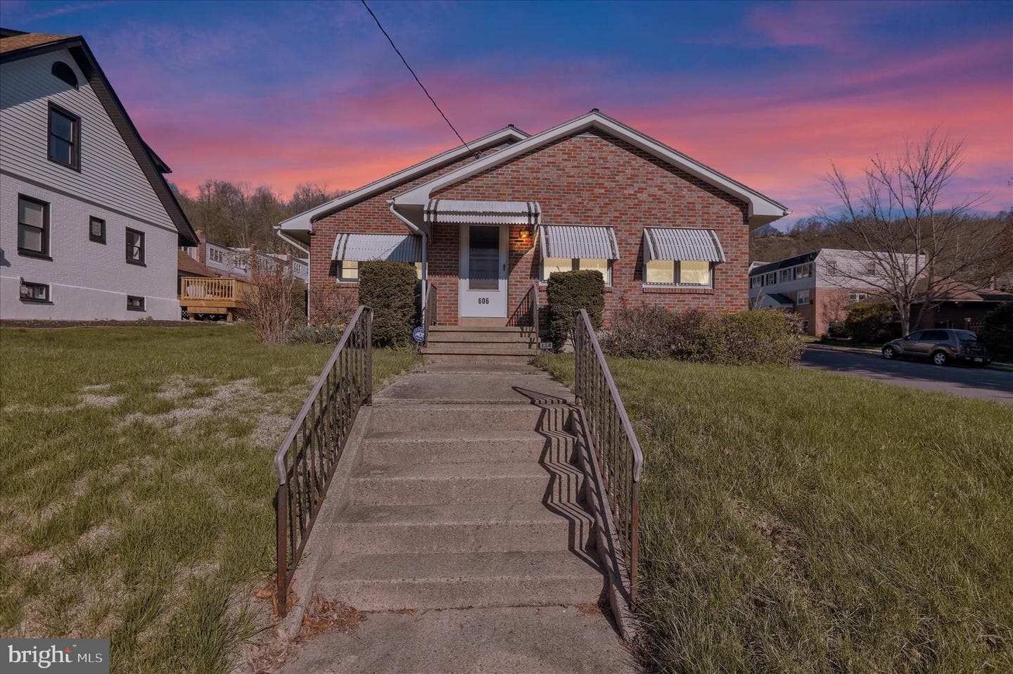 606 Carsonia Avenue photo 22