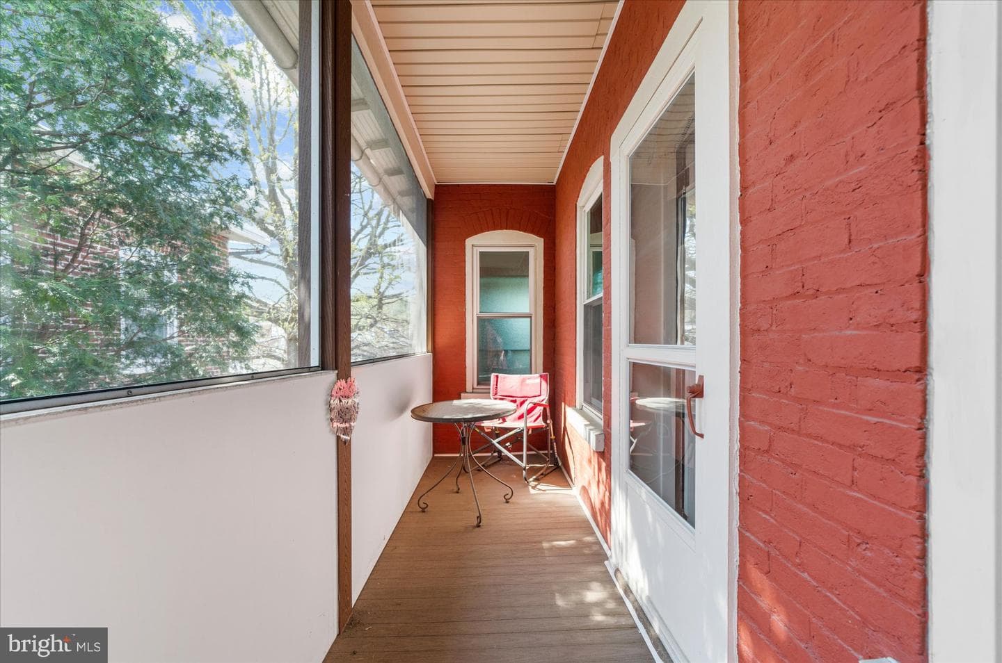 127 N Reading Avenue photo 23