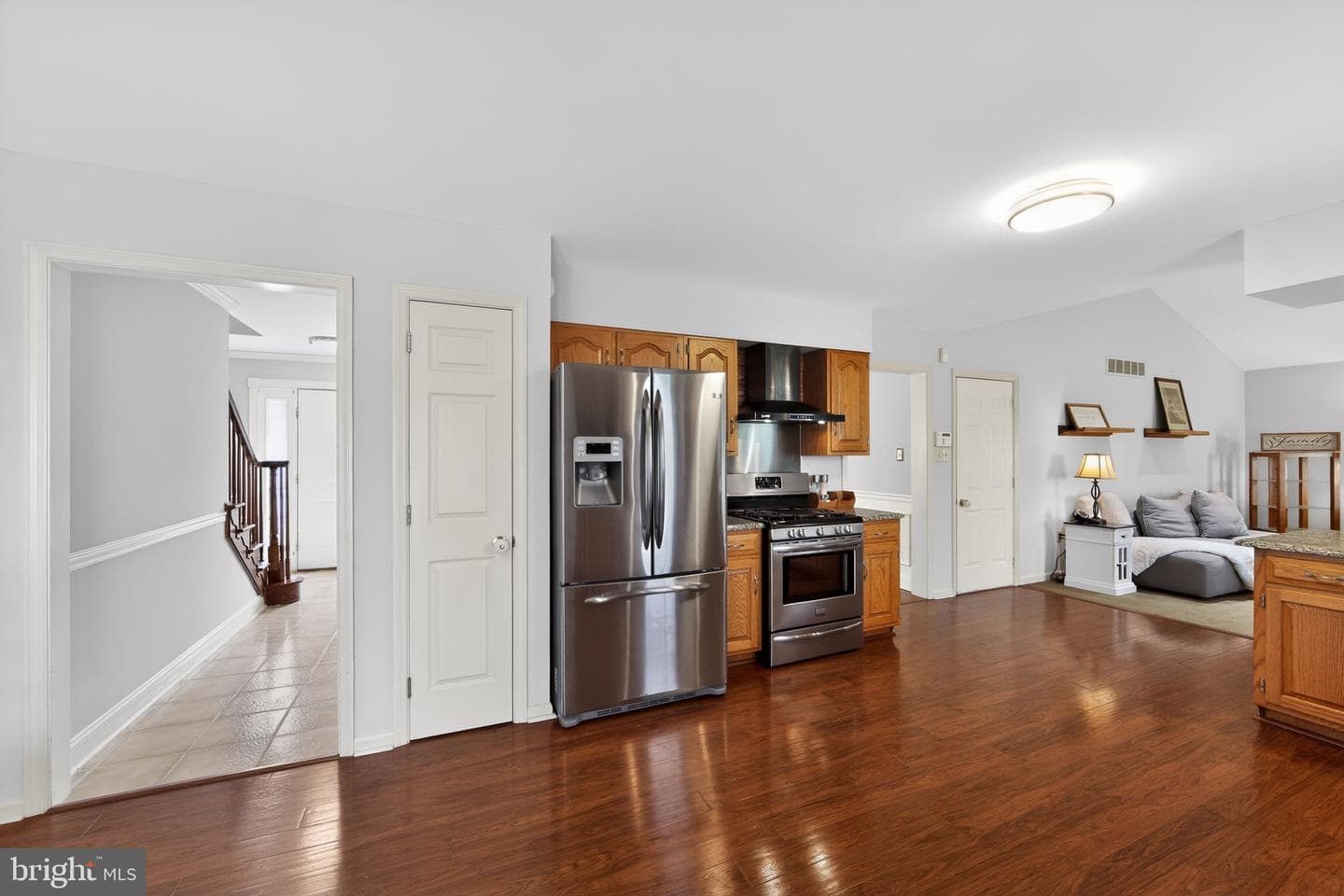 401 Russell Avenue photo 16