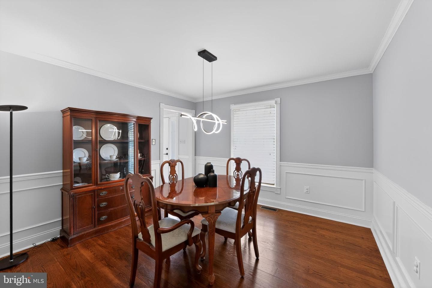 401 Russell Avenue photo 19