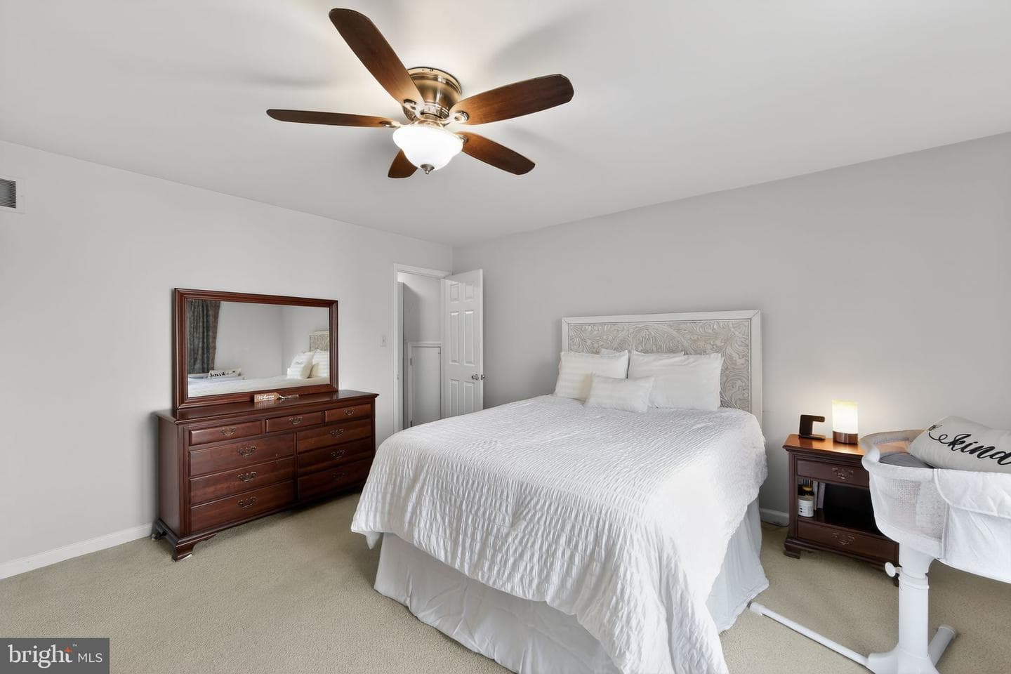 401 Russell Avenue photo 22