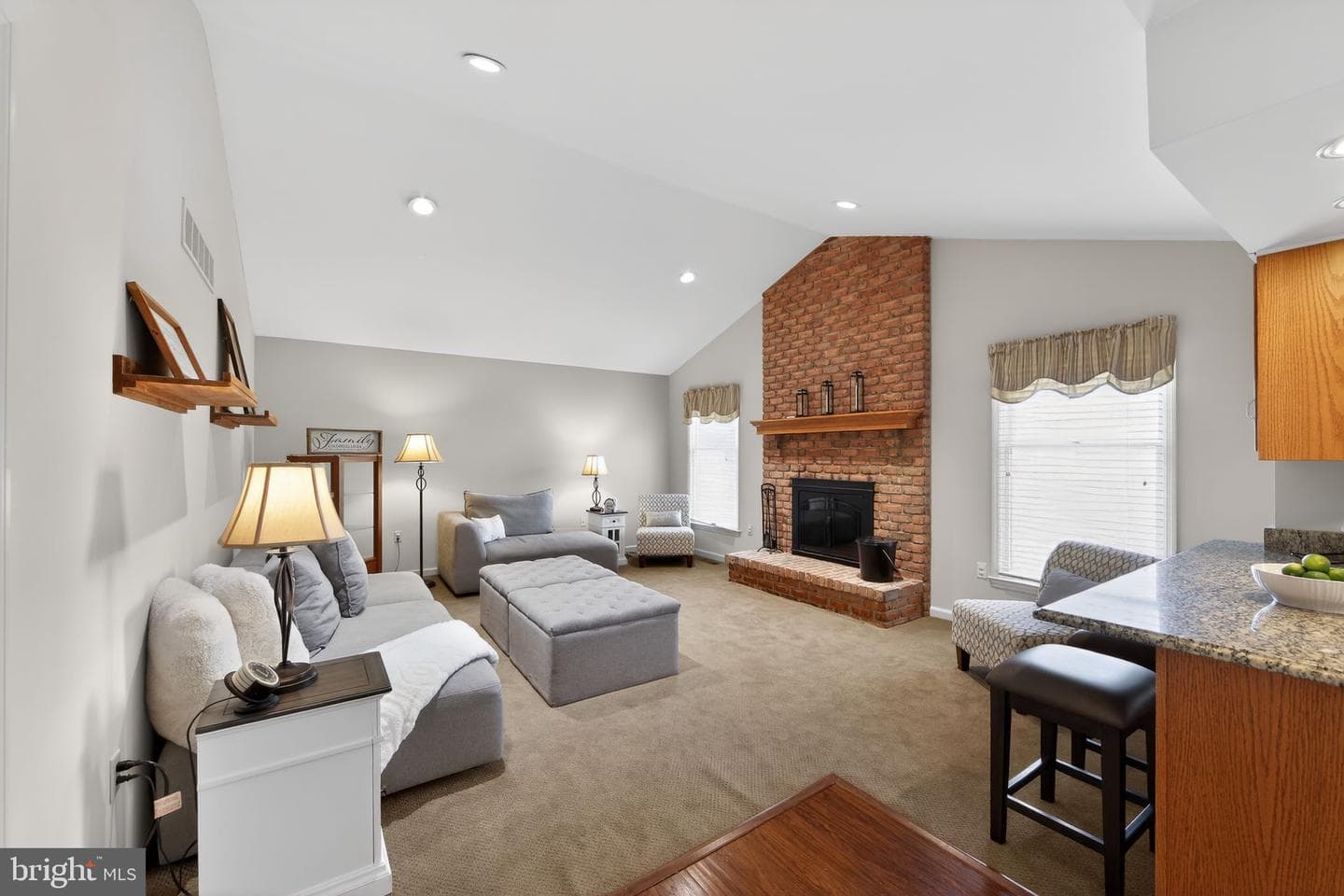 401 Russell Avenue photo 3