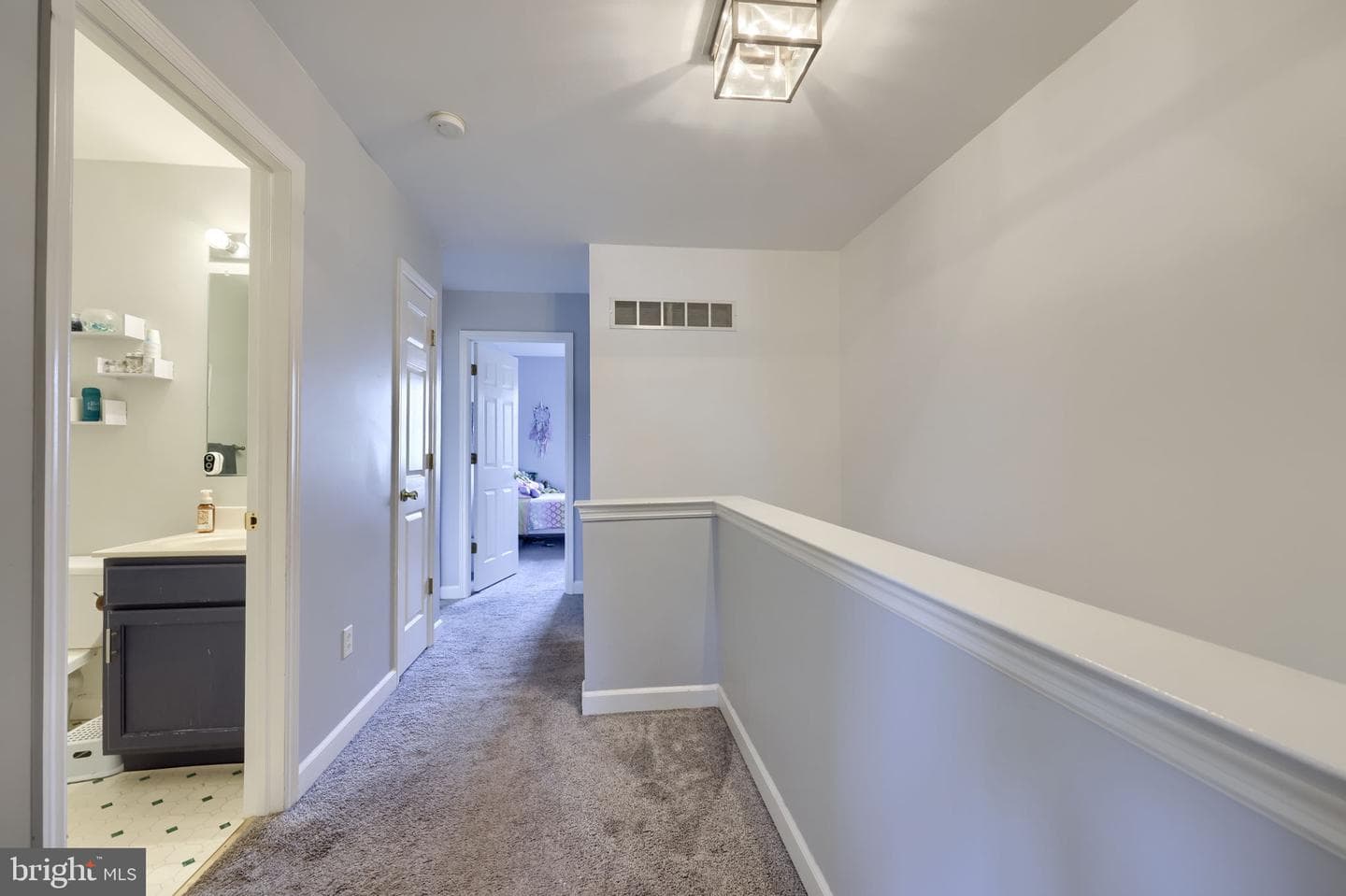 105 Canberra photo 21