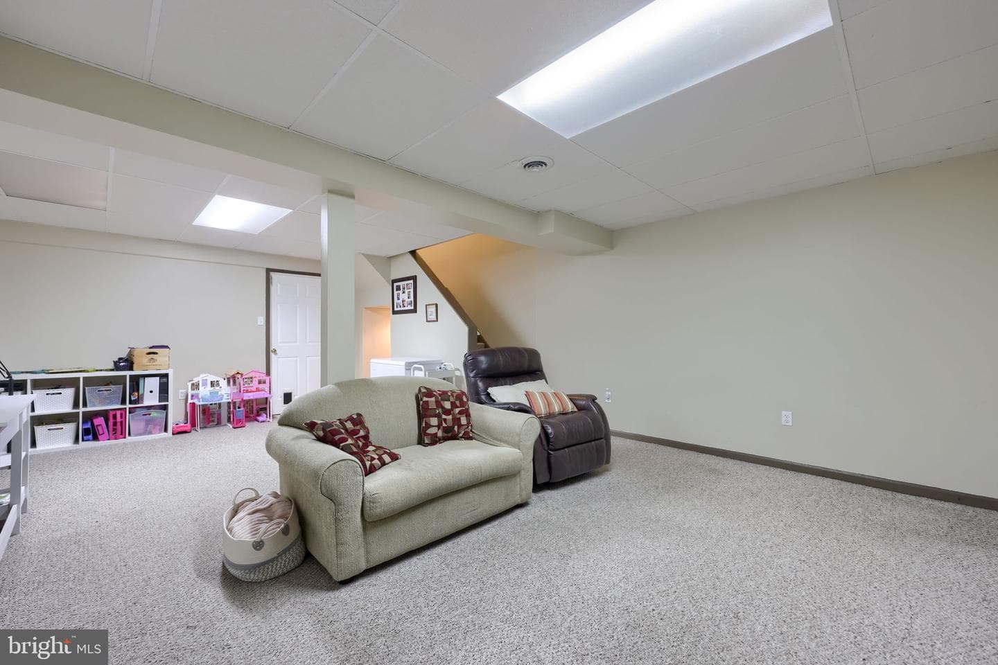 105 Canberra photo 29