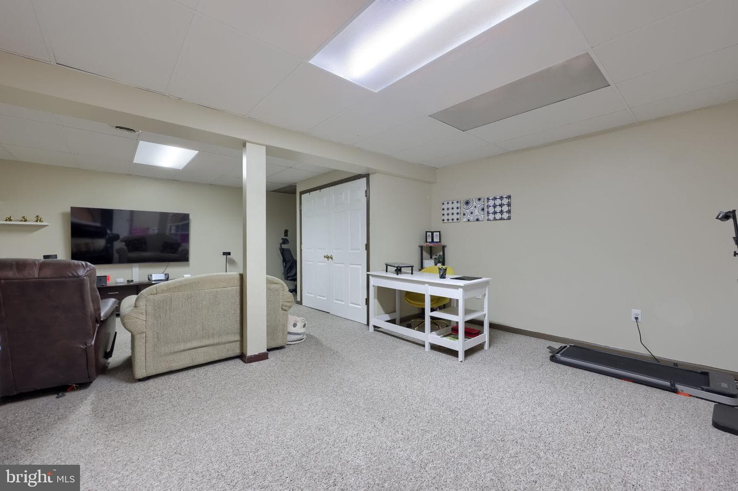 105 Canberra photo 30