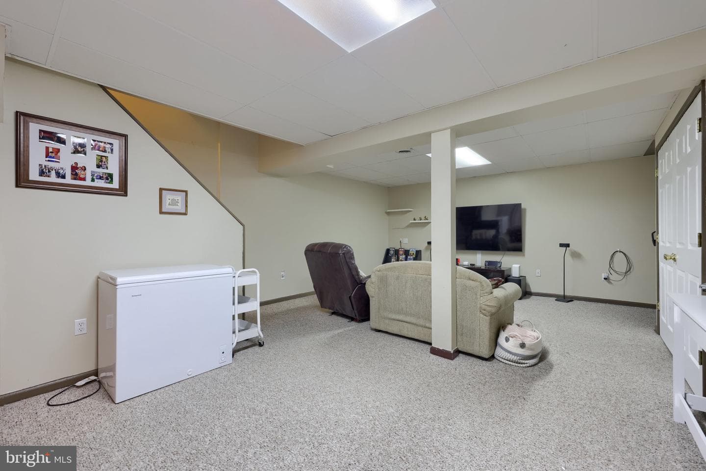 105 Canberra photo 31