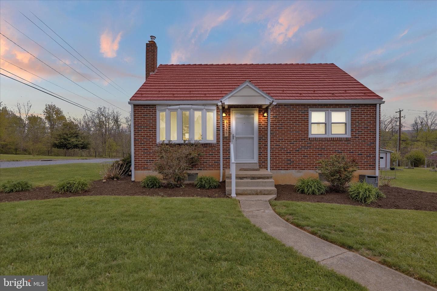 3357 Sheidy Avenue photo 2