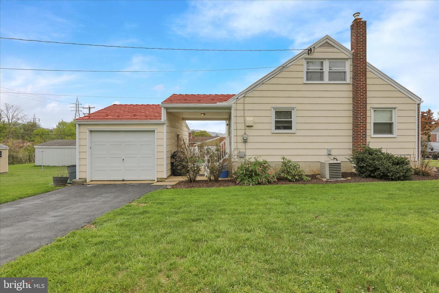 3357 Sheidy Avenue photo 5