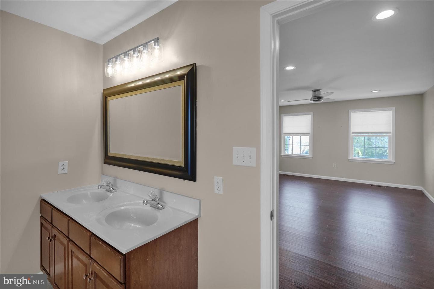 208 N Sandy Lane photo 33