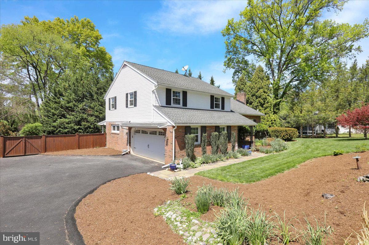 1605 Farr Road photo 3