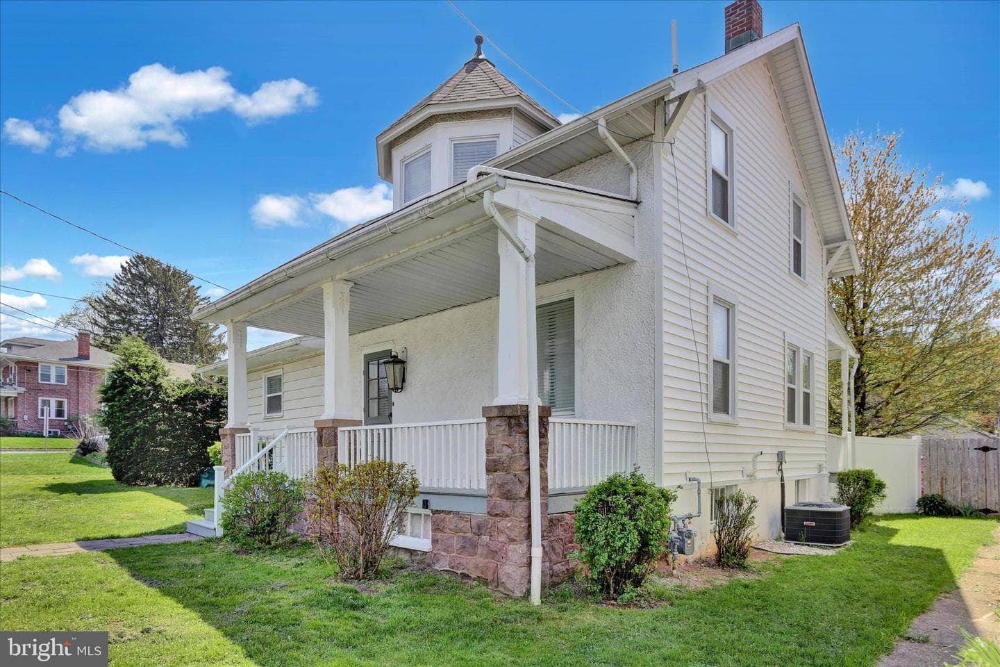 738 Philadelphia Avenue photo 3