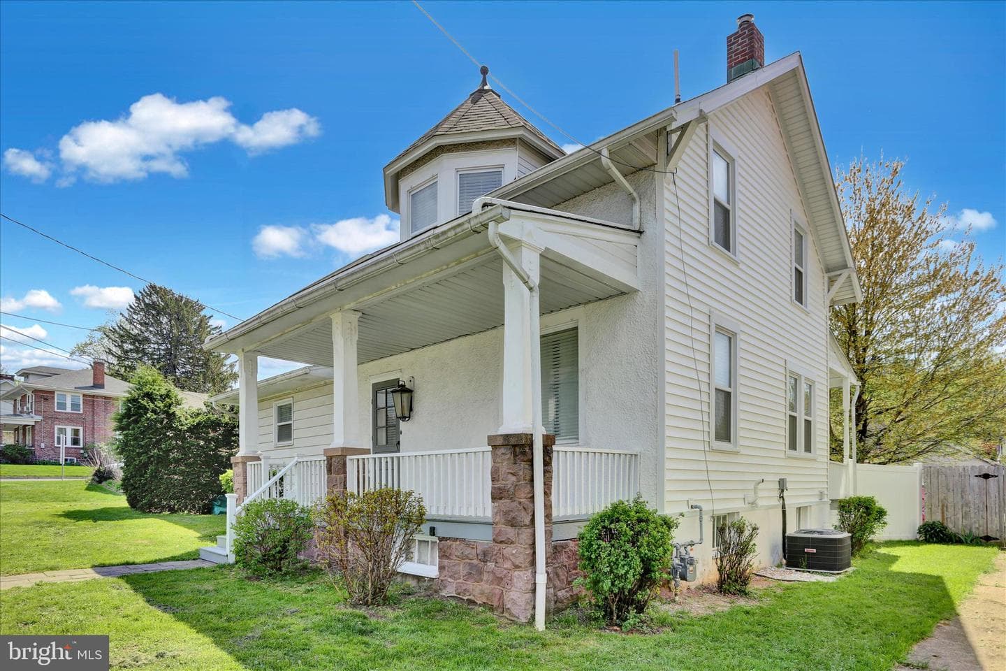 738 Philadelphia Avenue photo 4