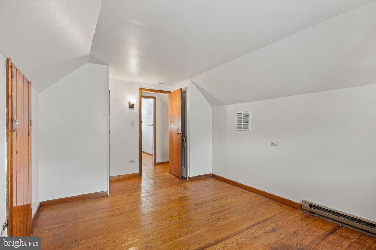 705 Hartman Avenue photo 19