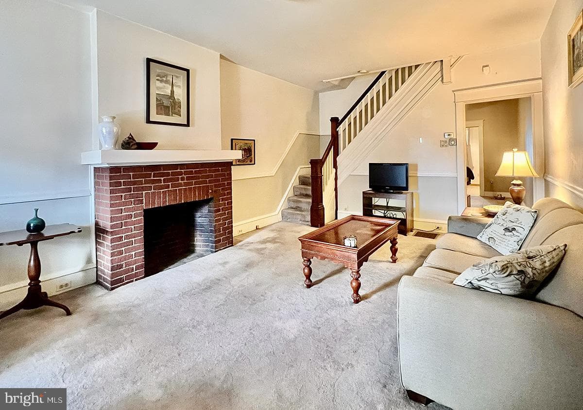 349 Chestnut Street photo 6