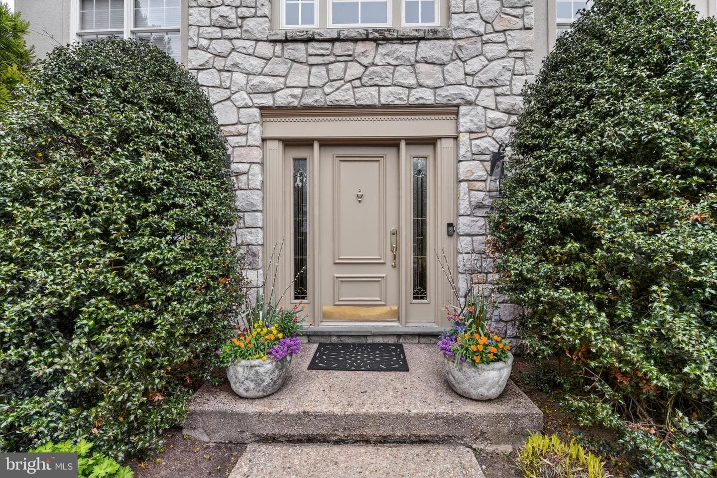 100 Deborah Drive photo 3