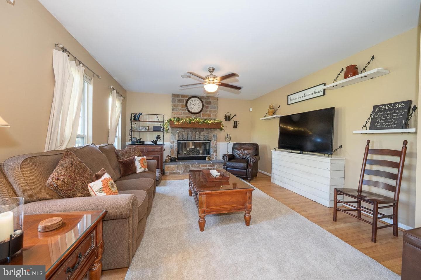 903 Maplewood Drive photo 12