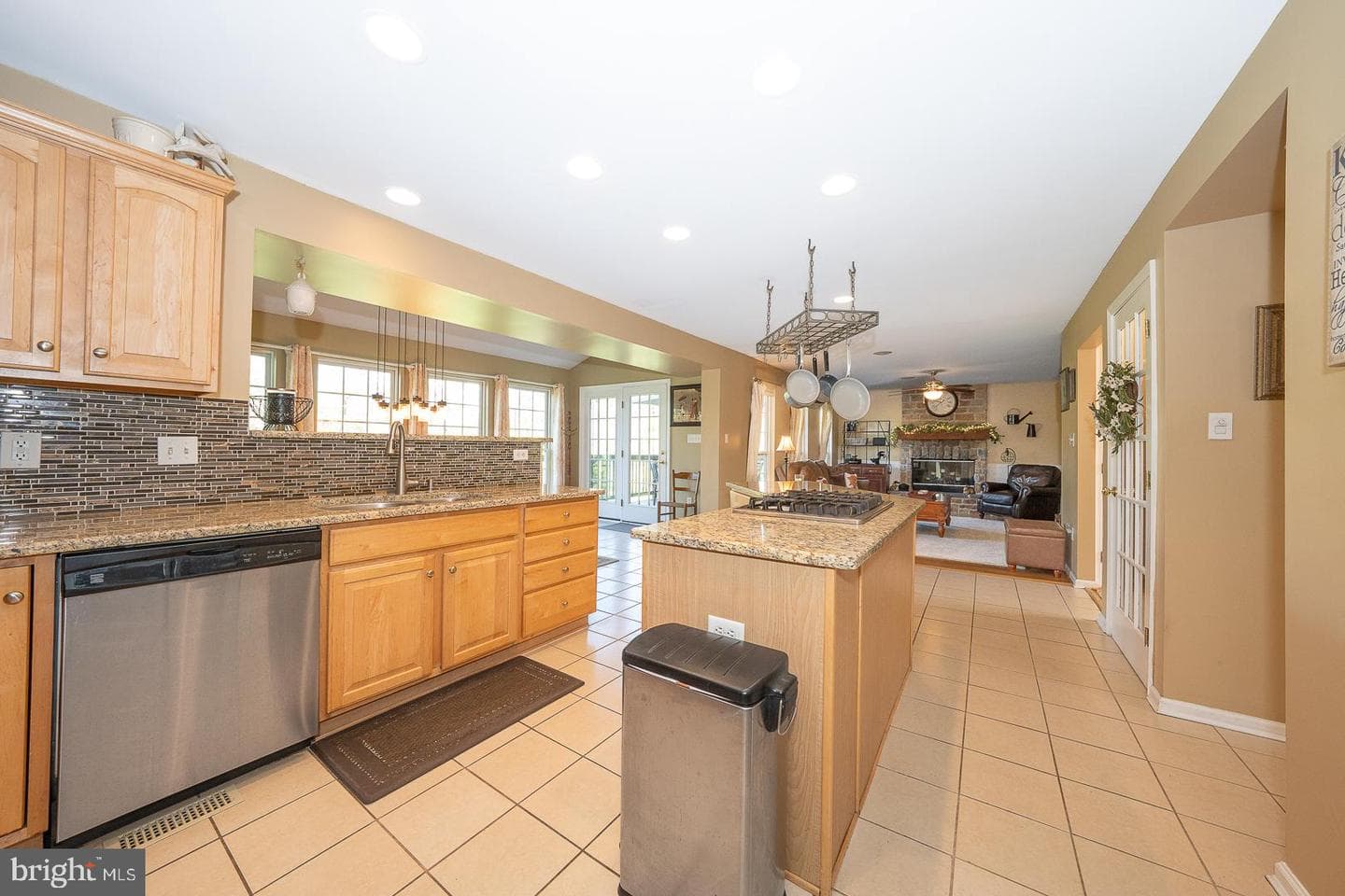 903 Maplewood Drive photo 18