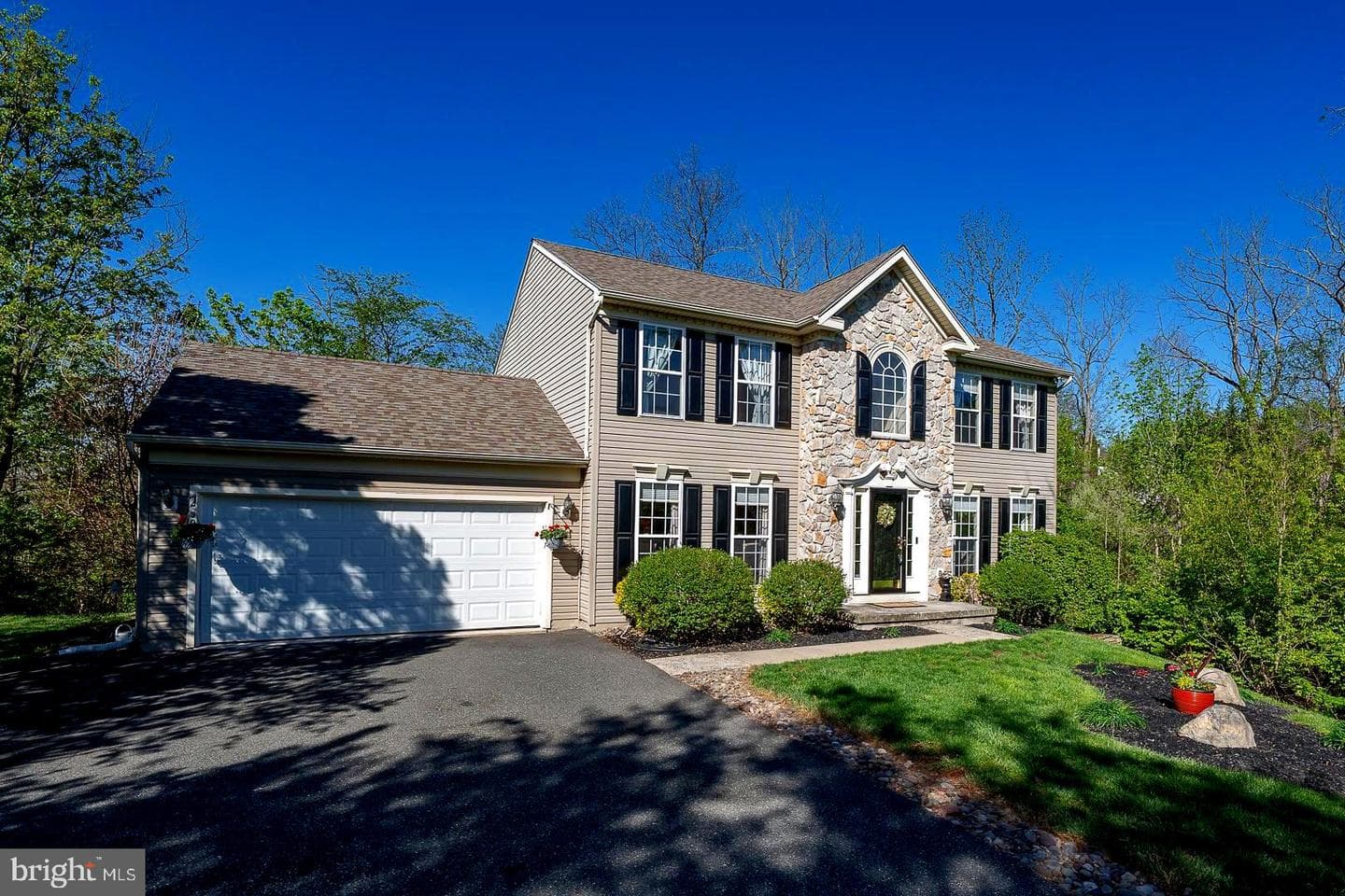 903 Maplewood Drive photo 2