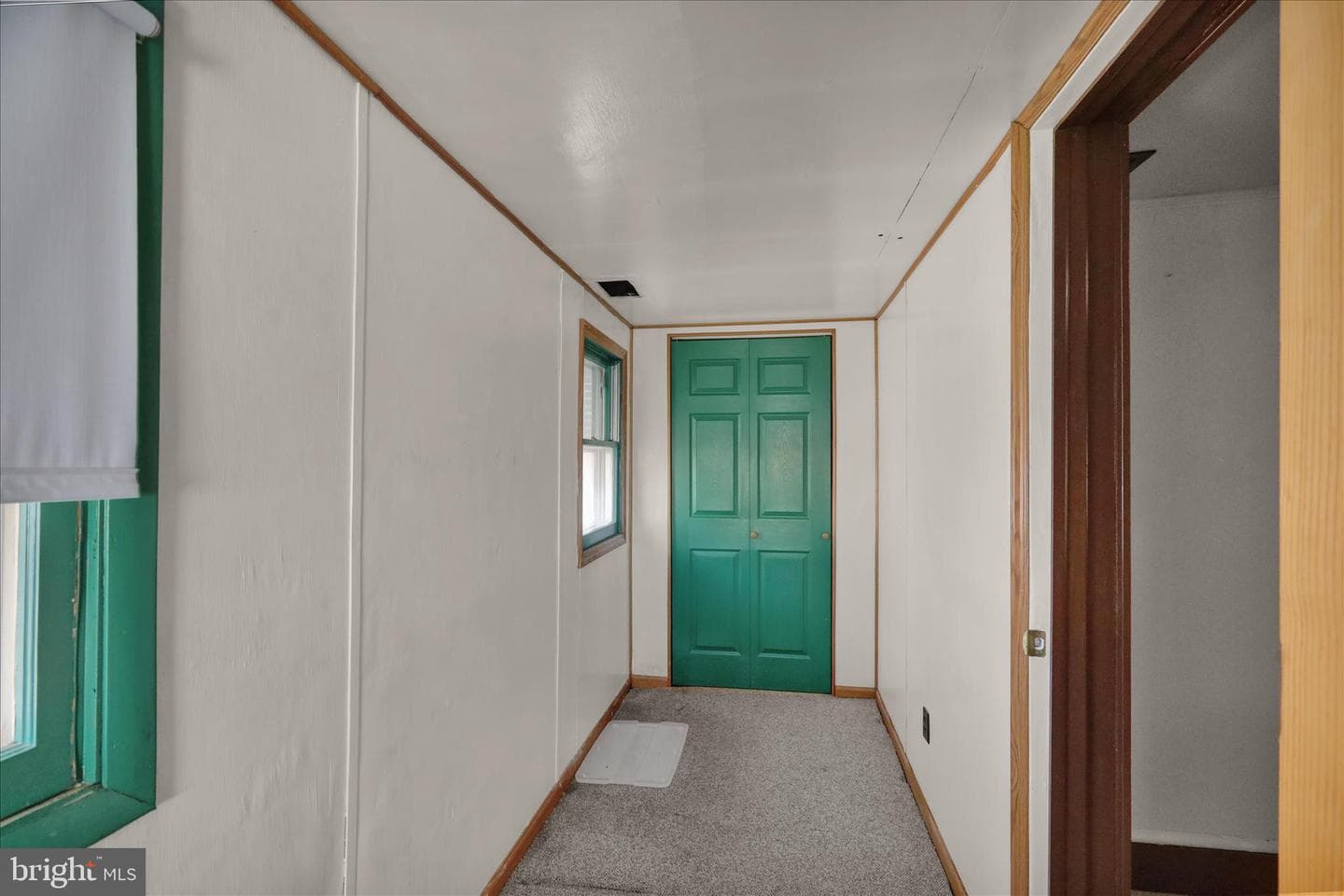41 W Washington Street photo 17