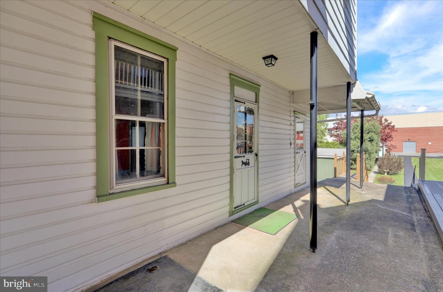 41 W Washington Street photo 3
