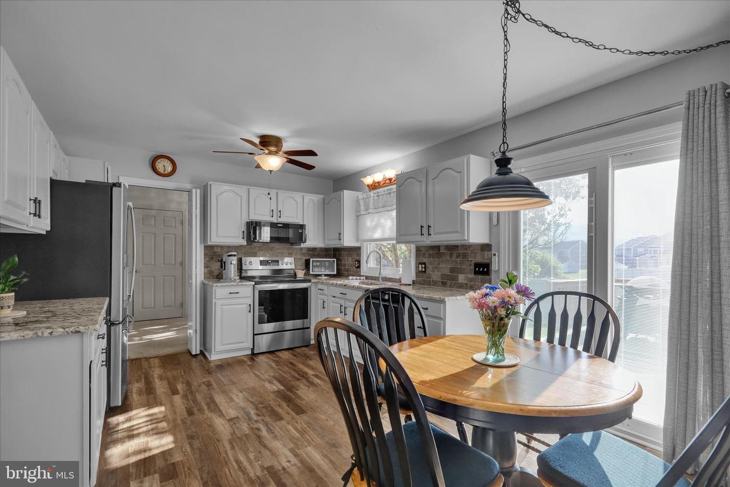 402 Columbus Street photo 13