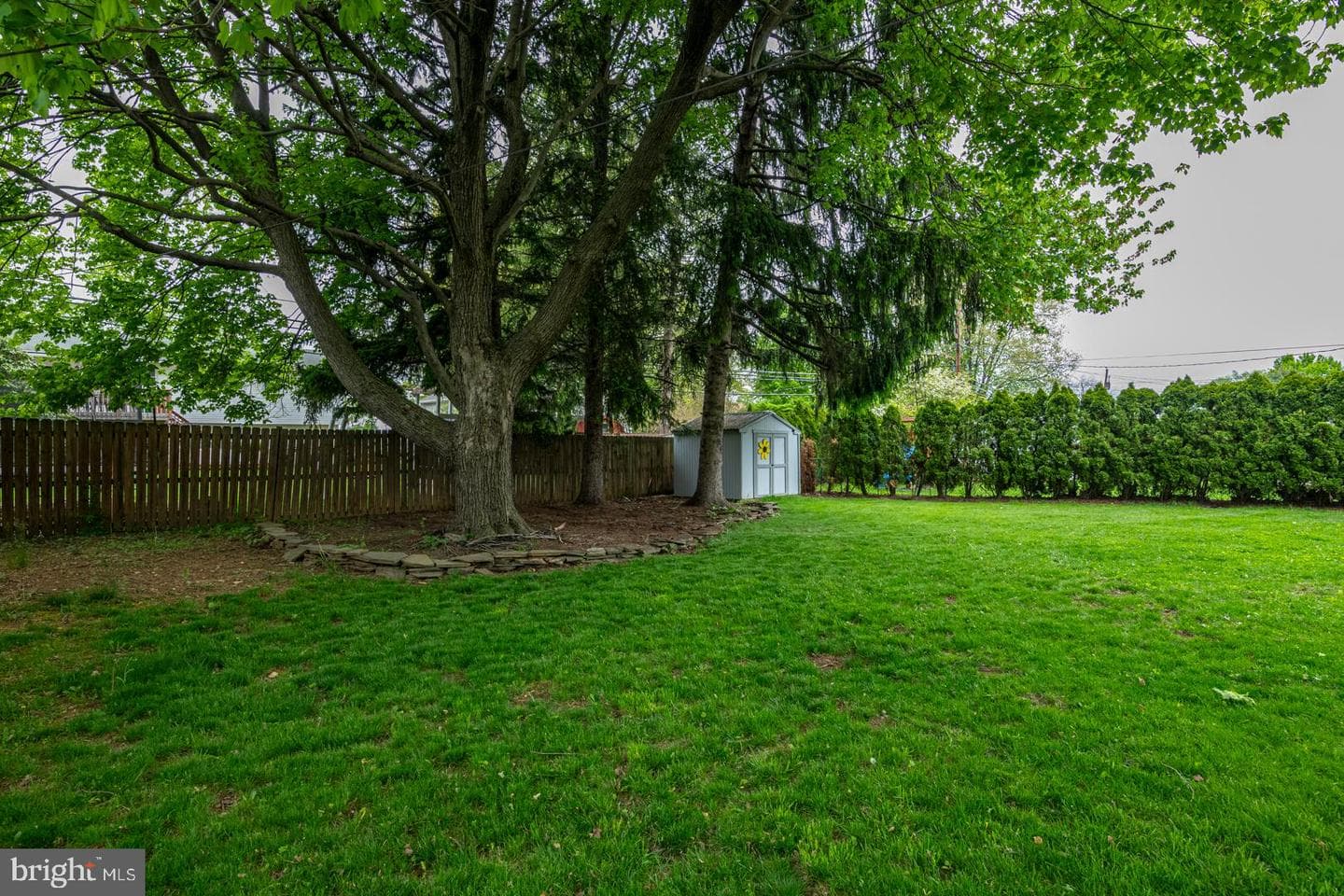 136 Bradley Avenue photo 26